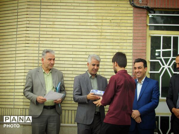 راسم تودیع و معارفه مدیر جدید دبیرستان نمونه شهید آیت‌الله خامنه‌ای