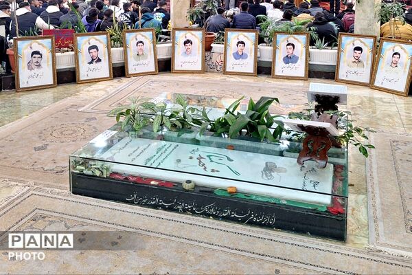 مراسم روز عرفه در جوار شهدای گمنام در پردیس