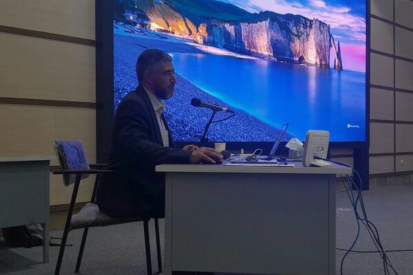 برگزاری کارگاه آموزشی هوش مصنوعی در سالن اجتماعات دکتر گل نراقی