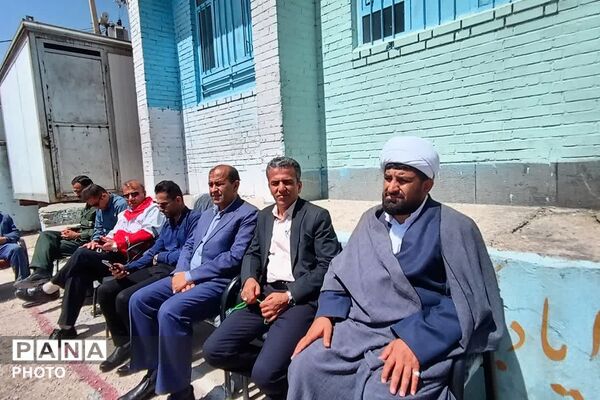 مراسم چهلمین روز شهدای دانش‌آموز مدرسه شجره طیبه میناب در دبستان ام البنین دیشموک