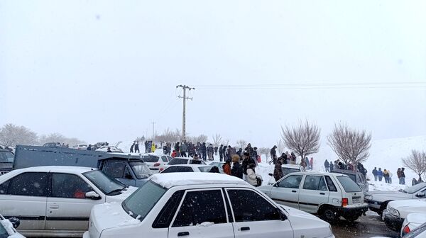  برف بازی مردم نیشابور در روستای برف ریز 