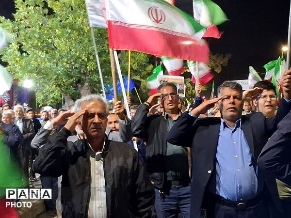 کاشمری ها با احترام نظامی به استقبال سرود جمهوری اسلامی رفتند 