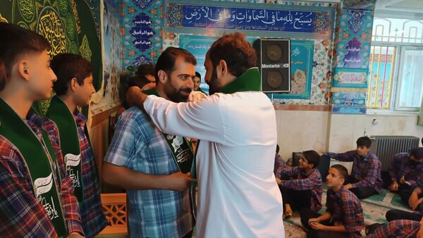 جشن پرشور عید غدیر خم در مدرسه شهدای مدافع حرم منطقه ۱۰ تهران
