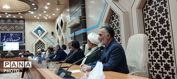 جلسه هیات امنای یادمان‌های شهدای گمنام استان قم