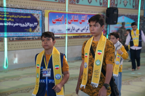 حضور پرشور دانش‌آموزان عضو سازمان دانش‌آموزی در نمازجمعه اصفهان