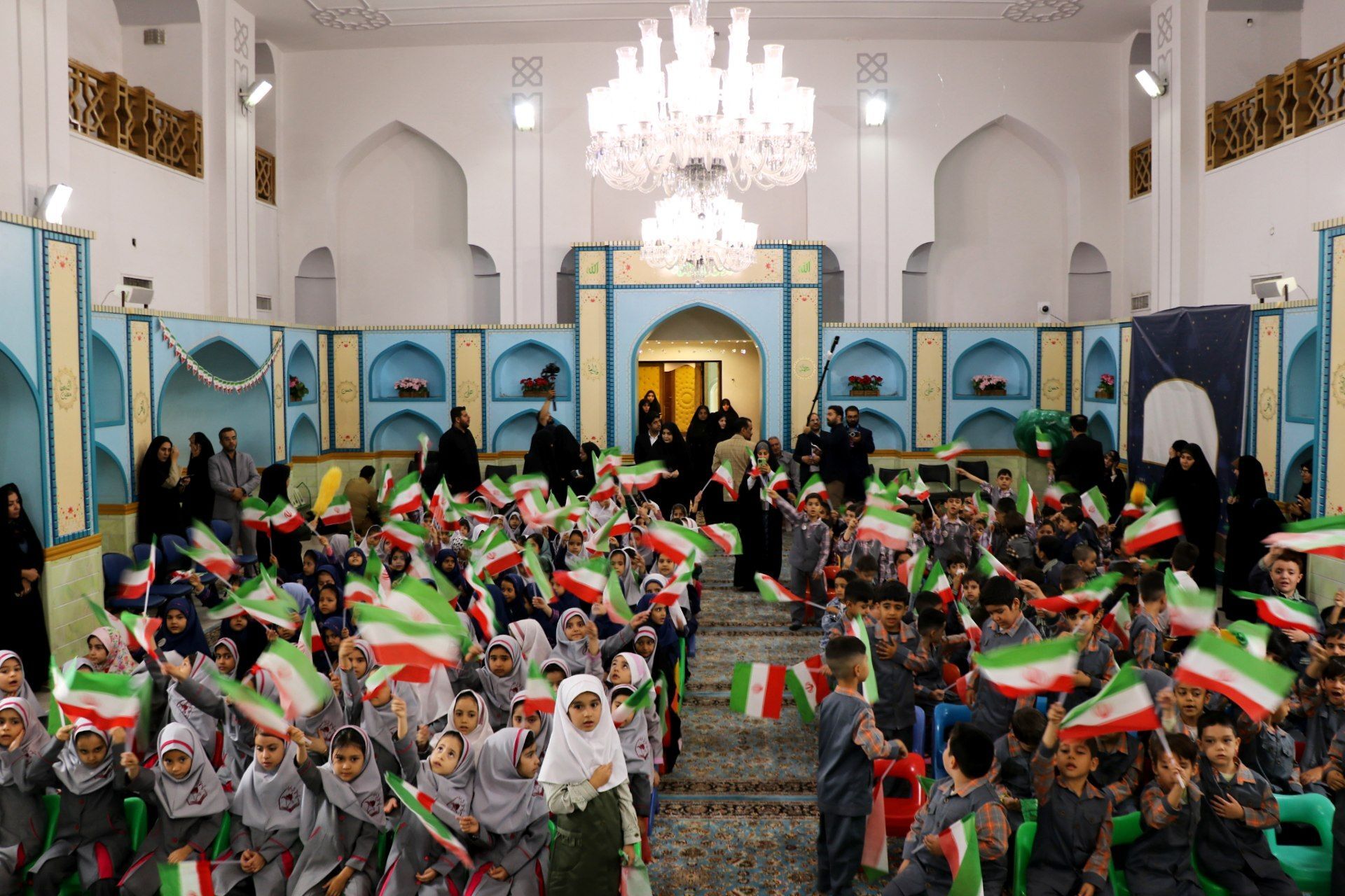 زنگ شکوفه‌ها در جوار بارگاه منور رضوی نواخته شد