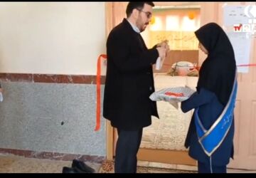 افتتاح نمایشگاه دانش‌آموزی دبیرستان اندیشه کامیاران