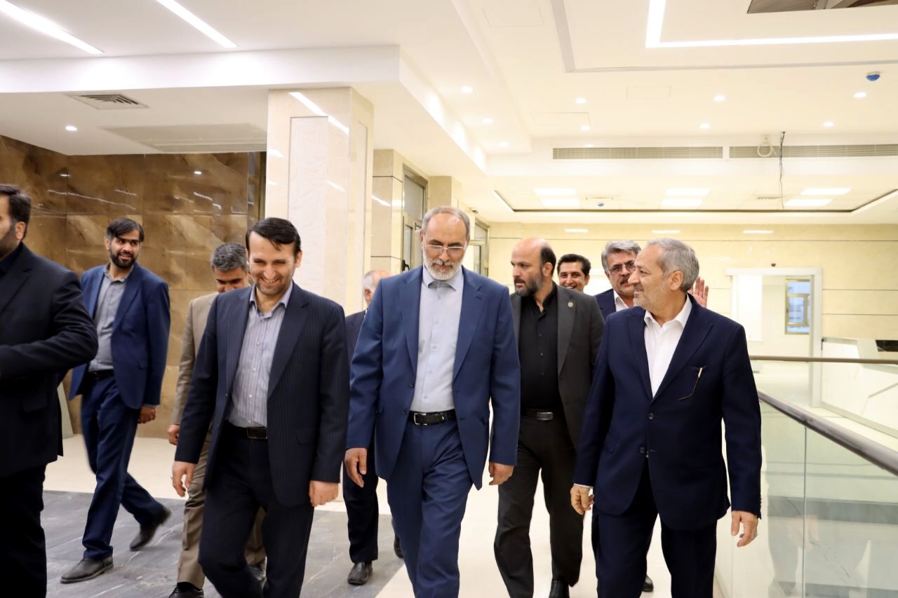 بازدید وزیر آموزش و پرورش از پروژه بیمارستان در دست ساخت زاهدان