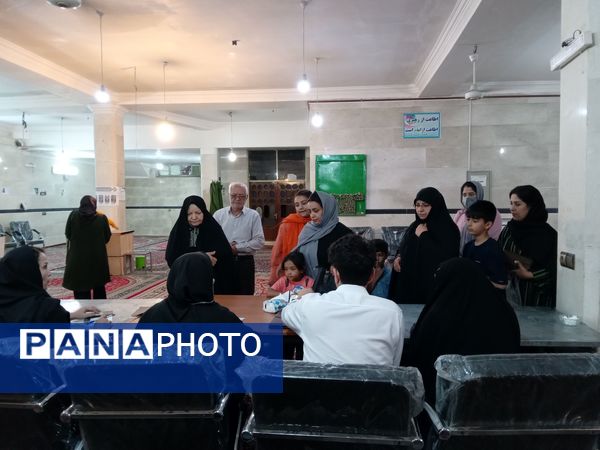 حضور مردم ولایتمدار نیشابور پای صندوق‌های رای