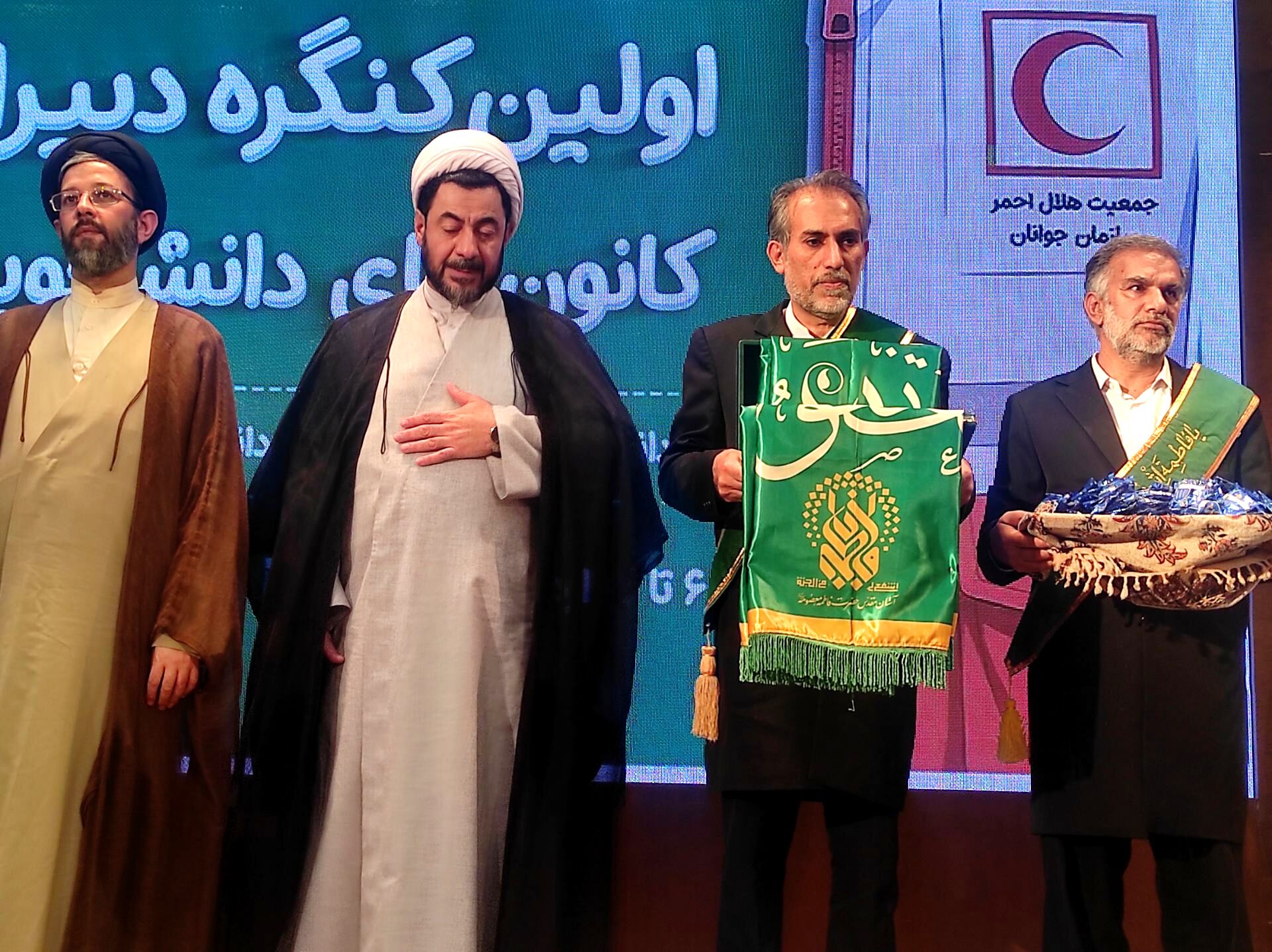 اولین کنگره دبیران استانی کانون‌های دانشجویی هلال احمر 