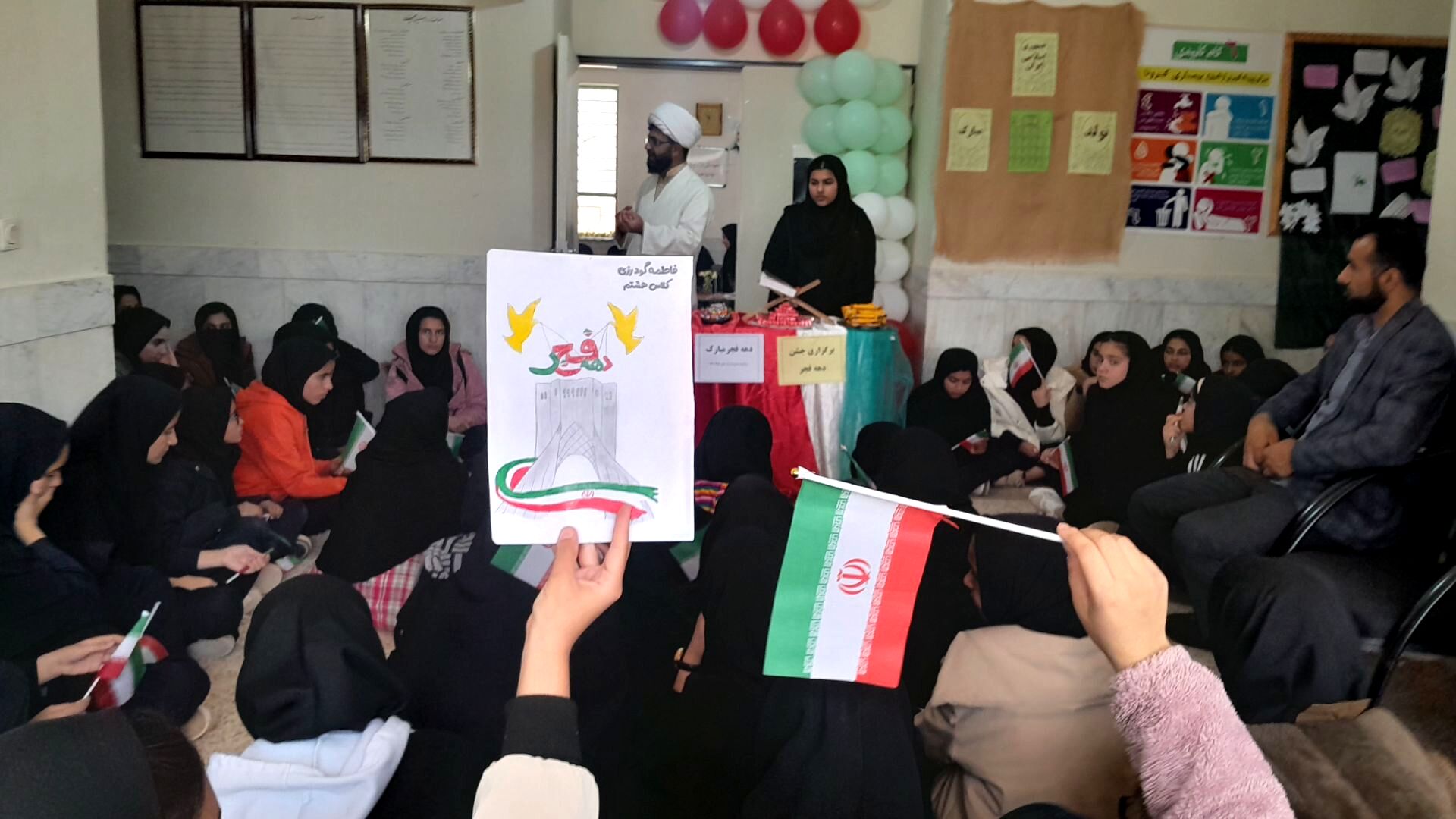جشن دهه فجر و نیمه شعبان در دبیرستان سبحان و مائده شلیل
