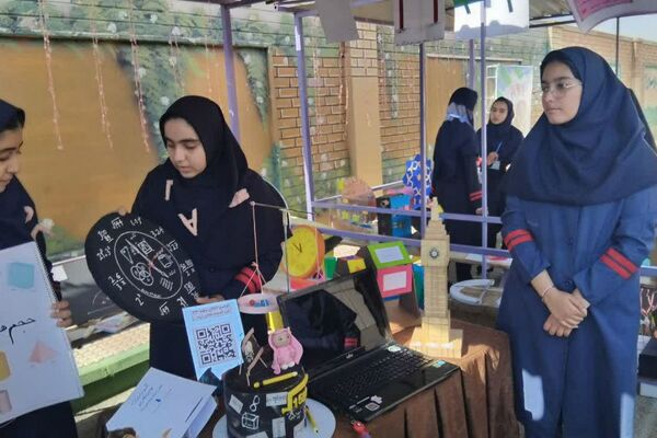 برگزاری دهه‌ ریاضیات در مدرسه هیات امنایی فرزانگان شهرستان ملارد