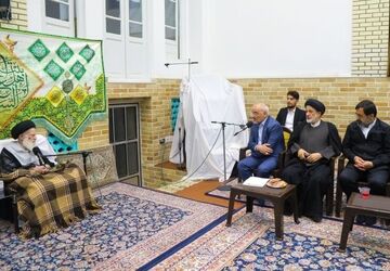 دولت با حفظ اقتدار ملی و در چارچوب عزت، حکمت و مصلحت امور کشور را پیش می‌برد
