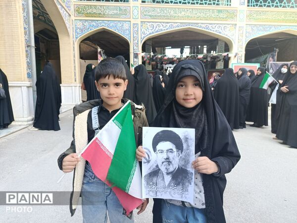 برگزاری بیعت مردم شهرکرد با فرمانده کل قوا