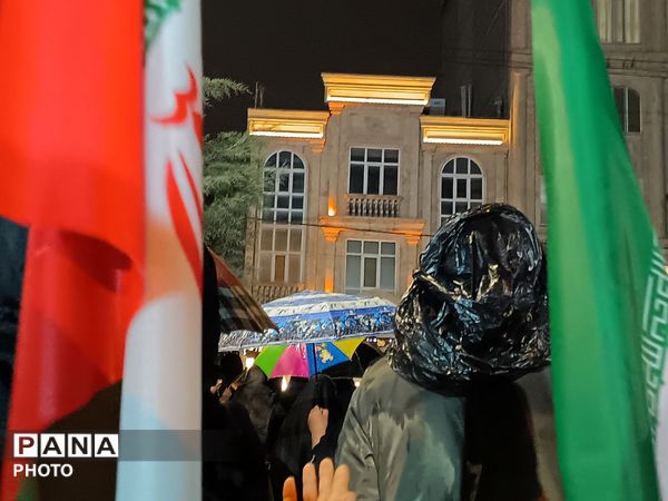 اجتماع مردمی در بیست و چهارمین شب در حمایت از جبهه حق در بلوار فضل نیشابور
