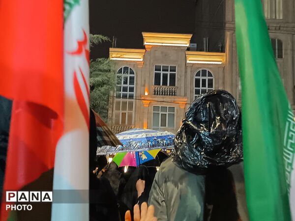 اجتماع مردمی در بیست و چهارمین شب در حمایت از جبهه حق در بلوار فضل نیشابور