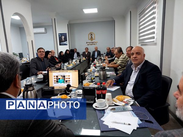 نشست مشترک مجامع خیرین مدرسه ساز خراسان رضوی با رئیس جامعه خیرین مدرسه ساز کشور