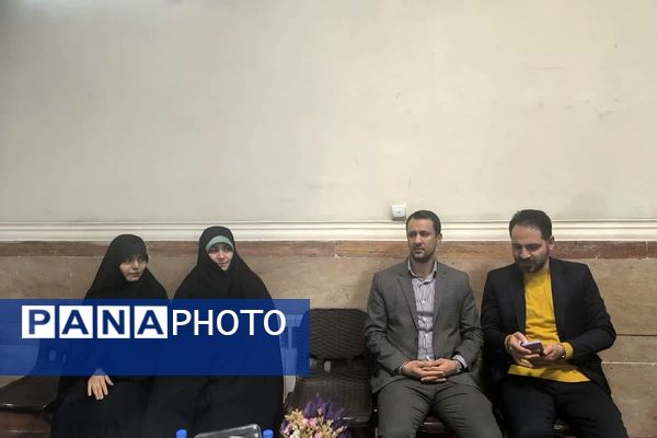 طنینِ نیایش در مدرسه