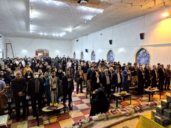 تجلیل از ۱۵۰ دانش‌آموز افتخار آفرین در مسابقات فرهنگی، هنری و پرسش مهر ریاست جمهوری 