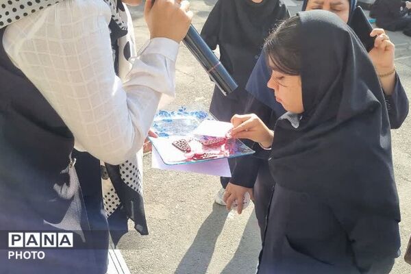 حضور دانش آموزان مدارس حاتم، مجتهده امین و محمد علی تحصیلی در جشن ولادت حضرت زینب (س)