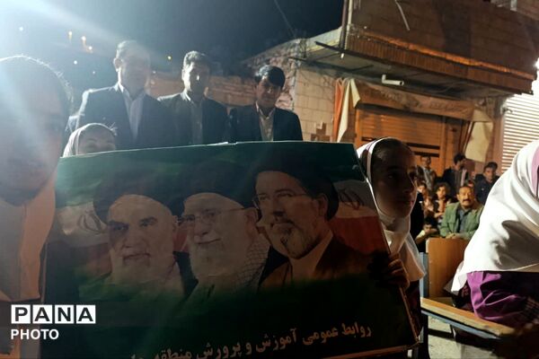 نمایش خیابانی به همت آموزش و پرورش با محوریت حادثه تروریستی مدرسه شجره طیبه میناب 