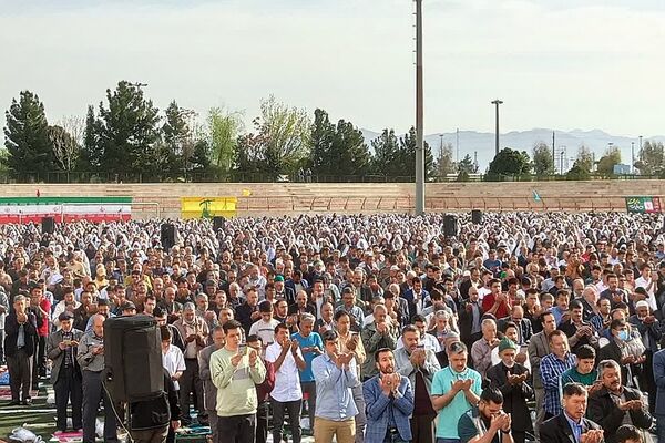 برگزاری باشکوه نماز عیدفطر در باقرشهر 
