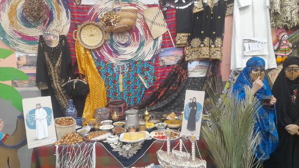 جشنواره قومی و محلی در دبستان آرمیتا مصلی نژاد ناحیه 7