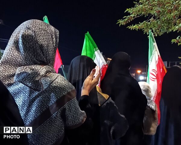 ایستادگی مردم در برابر جنایات آمریکا و اسرائیل