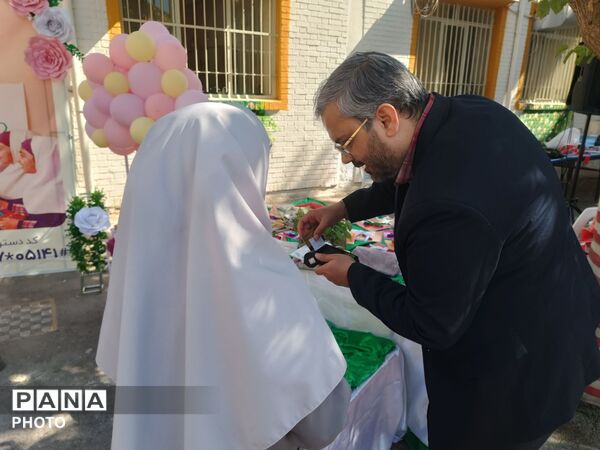 جشن عاطفه‌ها در مدرسه شهید فاطمه کفاش