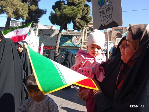 راهپیمایی 13 آبان با حضور حداکثری دانش آموزان در شهرستان نیشابور 