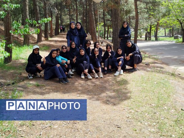 اردوی تفریحی تشویقی دانش‌آموزان دبیرستان زنده یاد رقیه مظفری‌نیا 