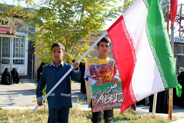 برگزاری راهپیمایی ۱۳ آبان در شهر درق 