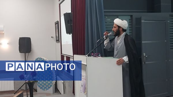 جلسه انجمن اولیا و مربیان در دبیرستان دوره دوم آرمینه مصلی نژاد