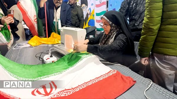 قاب‌هایی خاص از حضور افراد متنوع در تجمعات