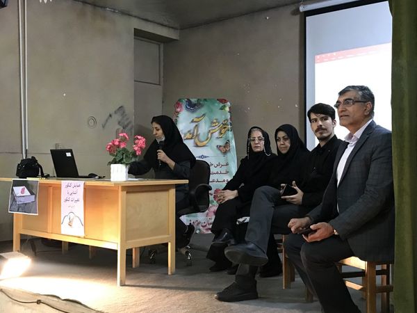 همایش آشنایی با کنکور در دبیرستان عفاف ناحیه ۲ 
