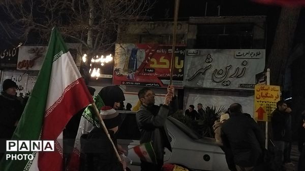 حضور نسل های مختلف در اجتماعات شبانه نیشابور