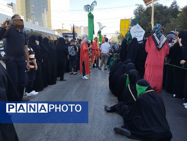 حضور جاماندگان اربعین حسینی در جوار امام مهربانی‌ها