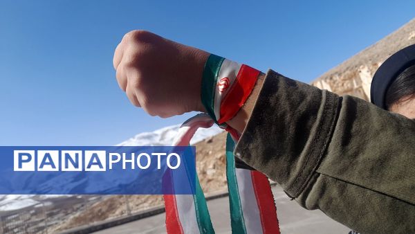 زنگ انقلاب در مدرسه فاروق منصور عباسی شهرستان اردل