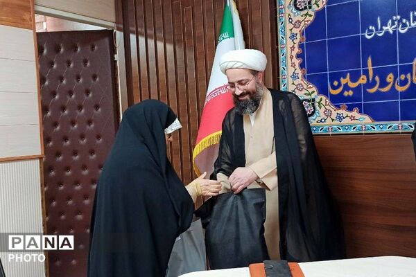 تقدیر از داوران مسابقات قرآن و عترت ورامین 