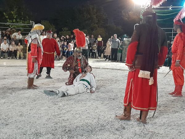 تعزیه‌خوانی گروه محبان الحسین در میدانگاه بوستان کوهسنگی