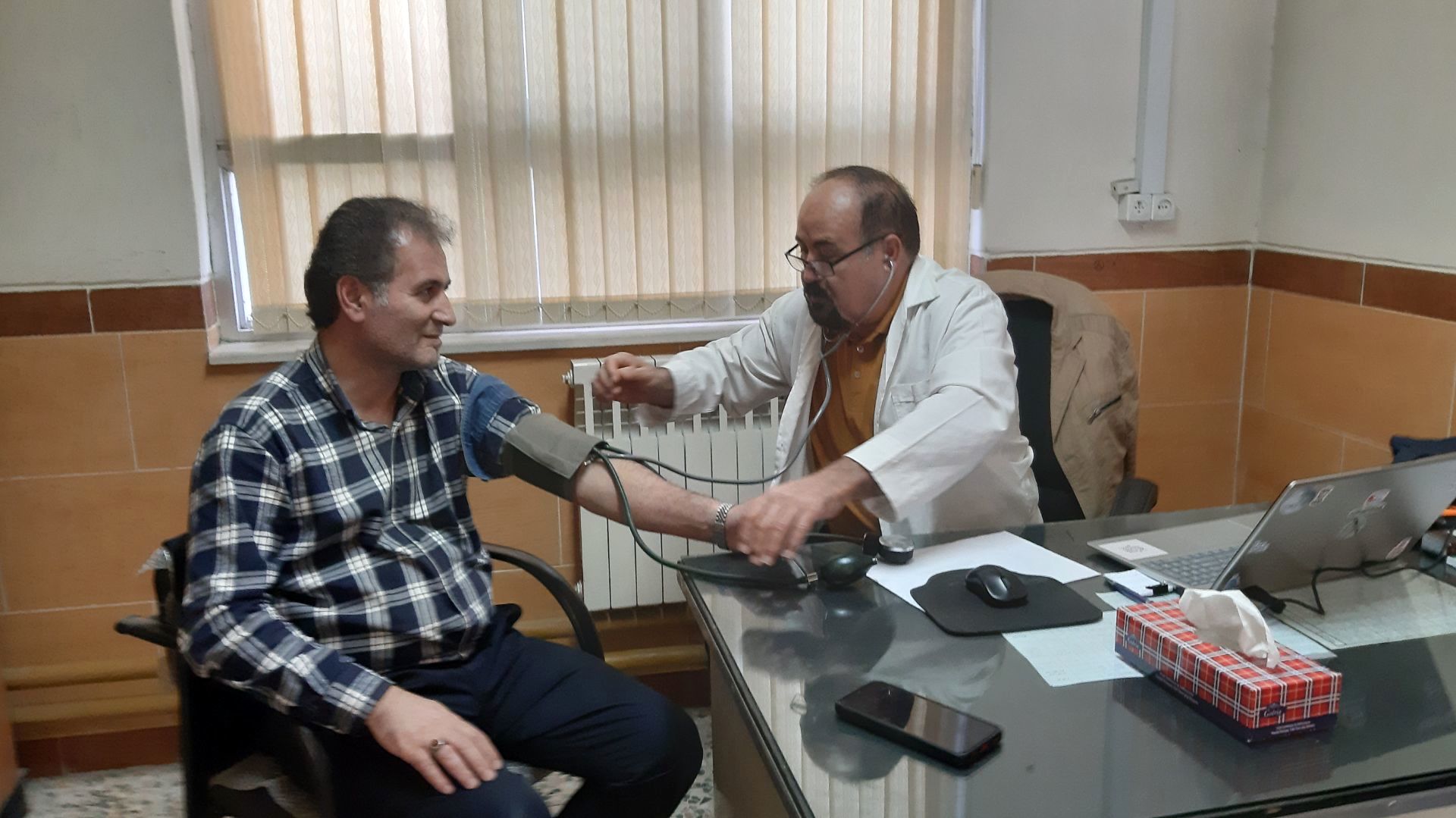 برگزاری ویزیت رایگان ویژه فرهنگیان در اداره آموزش و پرورش آستارا