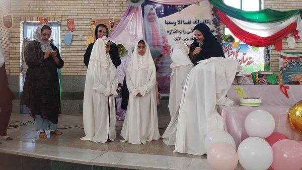 طلیعه بندگی «جشن تکلیف» دختران آموزشگاه نوریه جیرفت