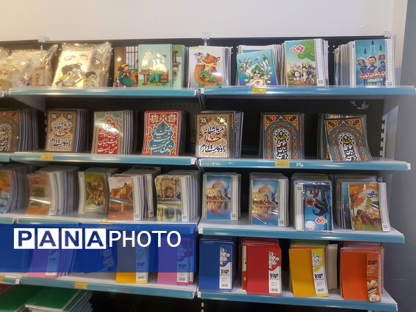 عرضه نوشت افزار ایرانی در نمایشگاه ایران نوشت حرم مطهر رضوی