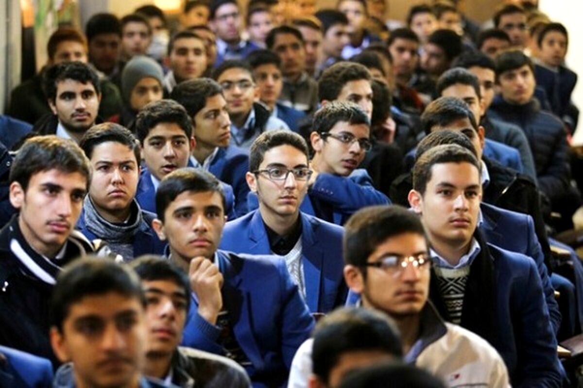 دانش‌آموزان موتور محرک آینده علمی و اقتصادی کشور هستند