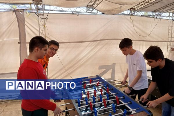 حضور دانش‌آموزان ناحیه 2 شهرری در اردوی باغ موزه دفاع مقدس و فرهنگسرای ولا