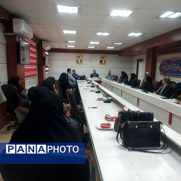  مراسم تقدیر از ناظران و عوامل اجرایی دهمین دوره جشنواره نوجوان خوارزمی شهرستان ملارد 