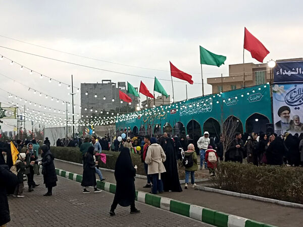 شادپیمایی مردم قم در جشن نیمه شعبان