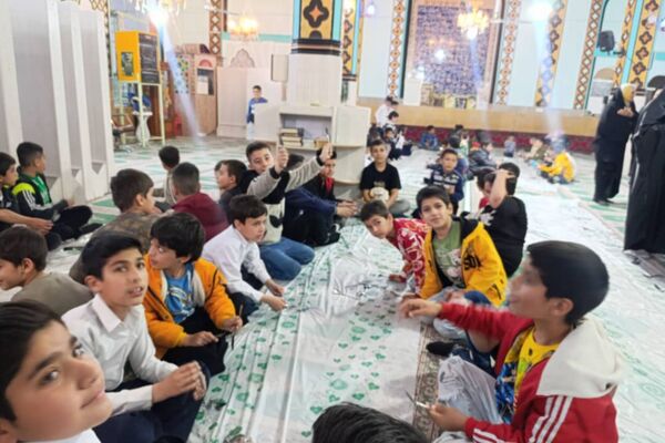 ماه رمضان فرصتی برای جذب نوجوانان وجوانان به مسجد 