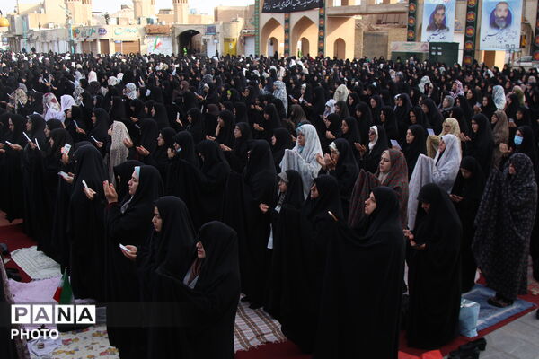 برپایی باشکوه نماز عید فطر در یزد
