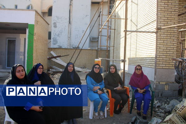 جشن روز دانش‌آموز در دبستان امید انقلاب بوشهر